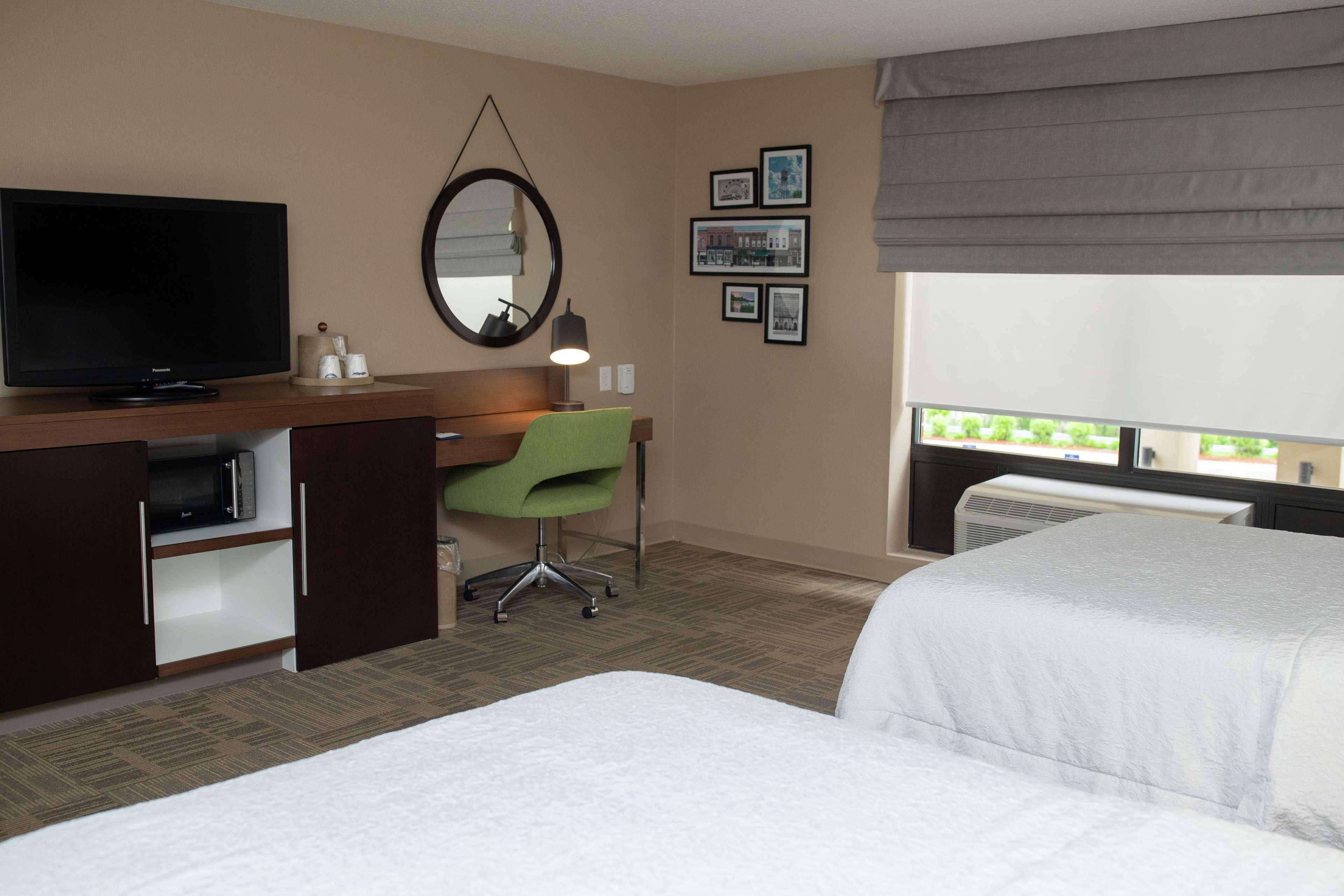 Hampton Inn Commerce/Novi Buitenkant foto