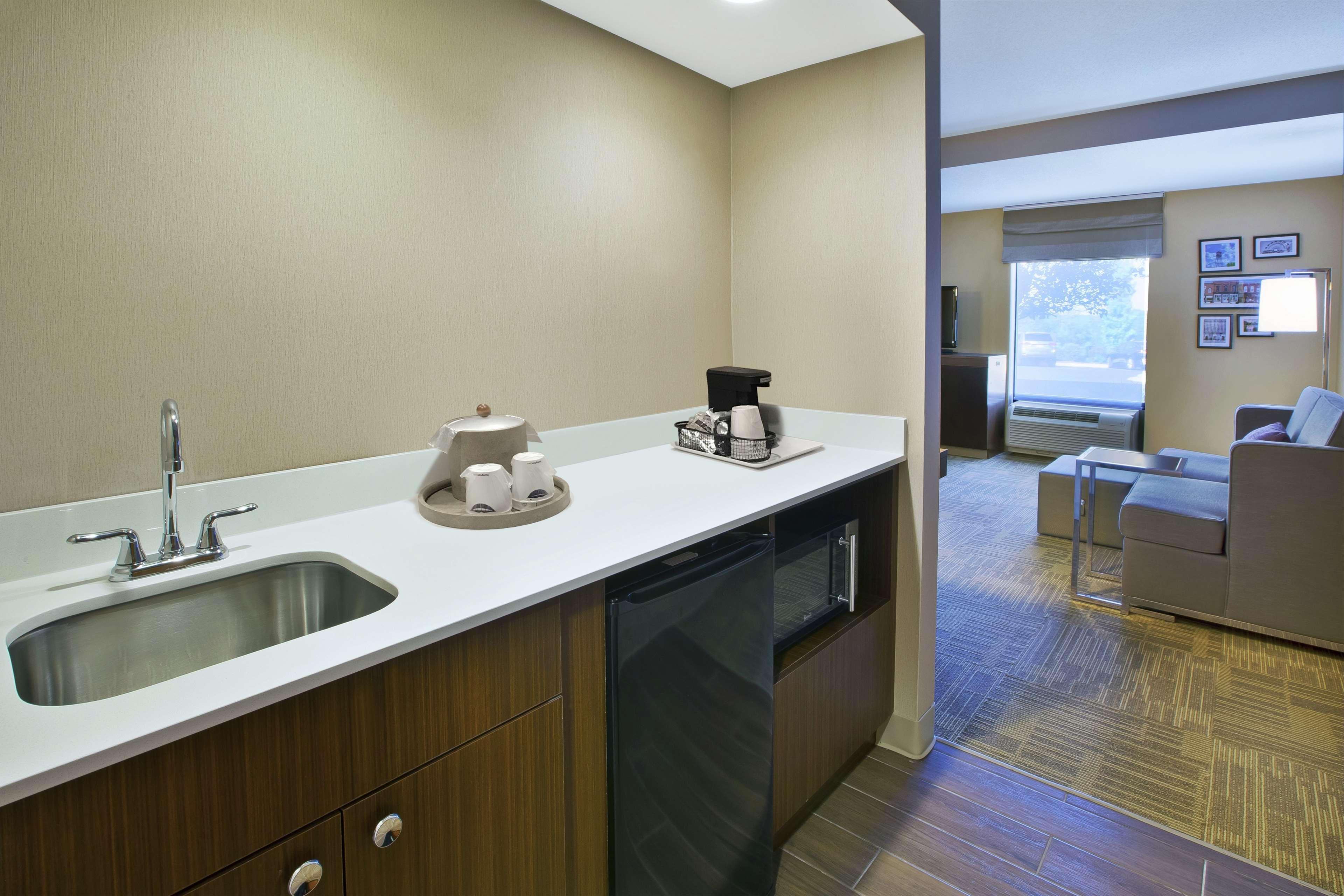 Hampton Inn Commerce/Novi Buitenkant foto