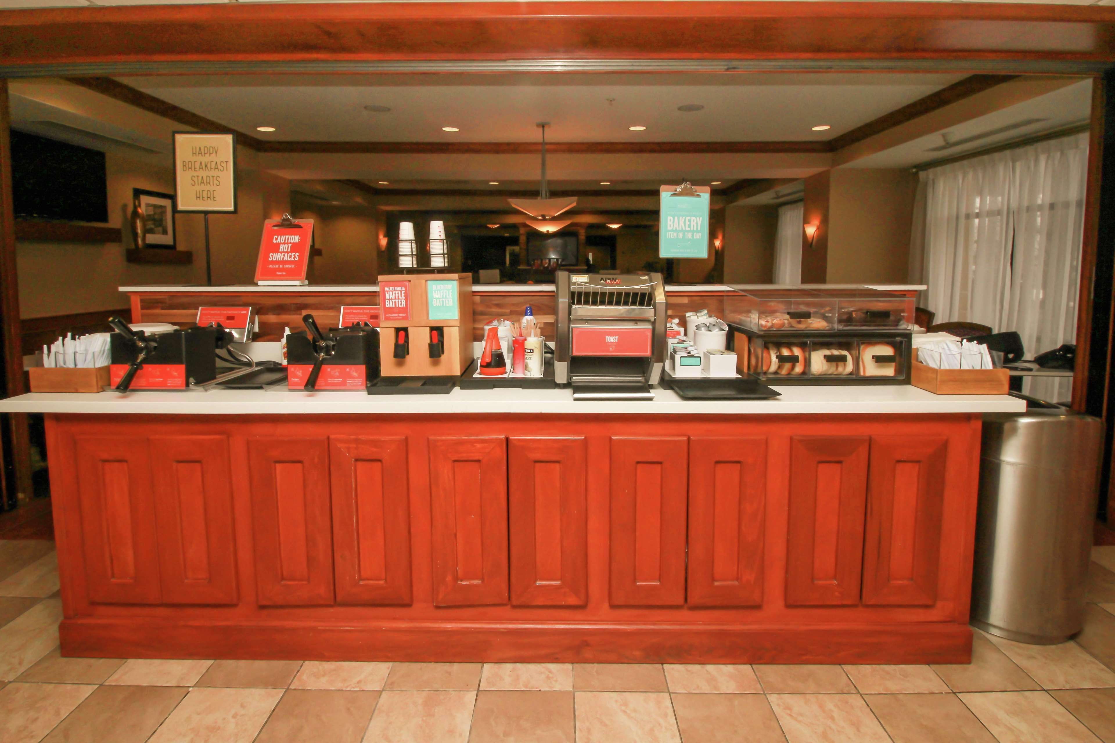 Hampton Inn Commerce/Novi Buitenkant foto