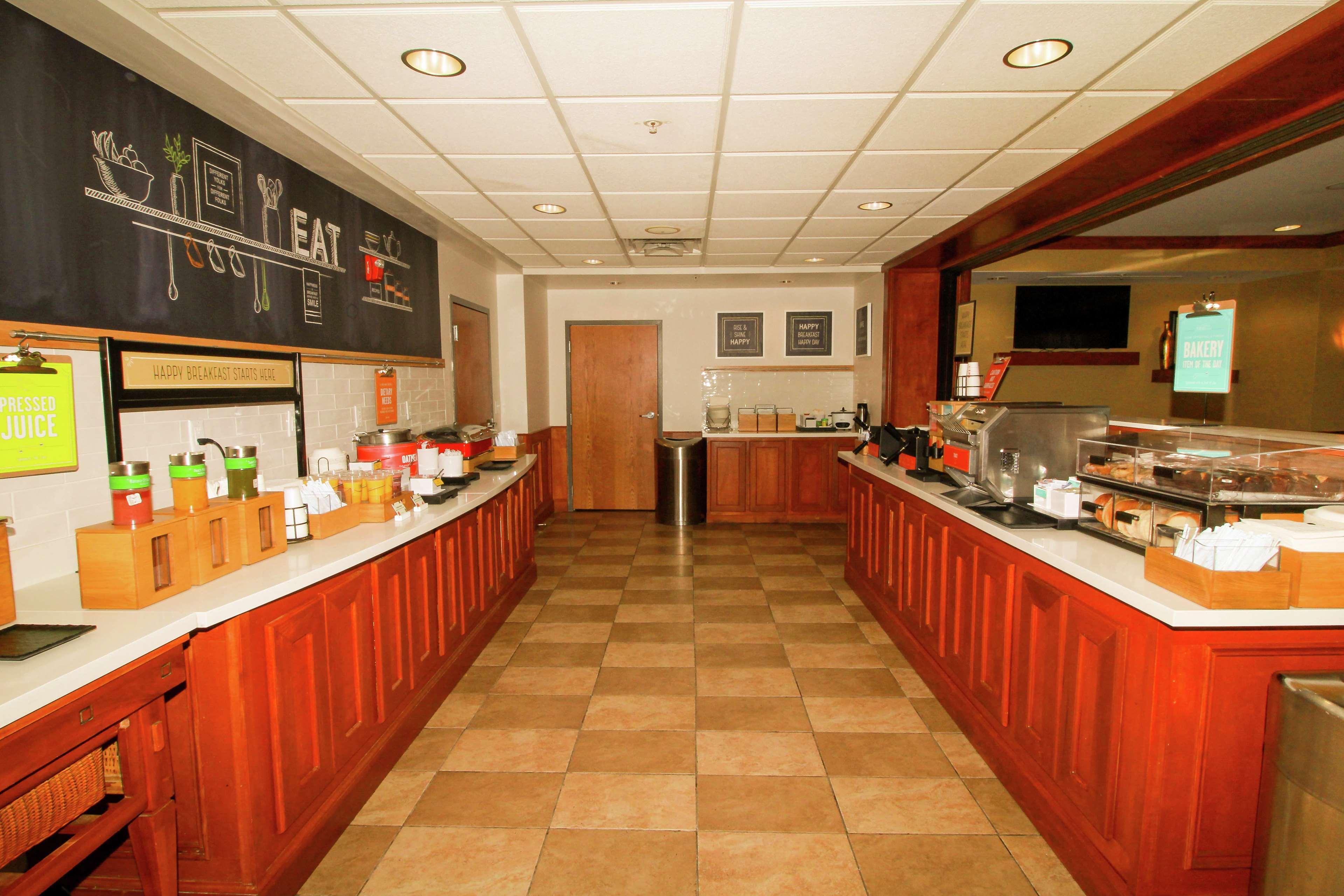 Hampton Inn Commerce/Novi Buitenkant foto