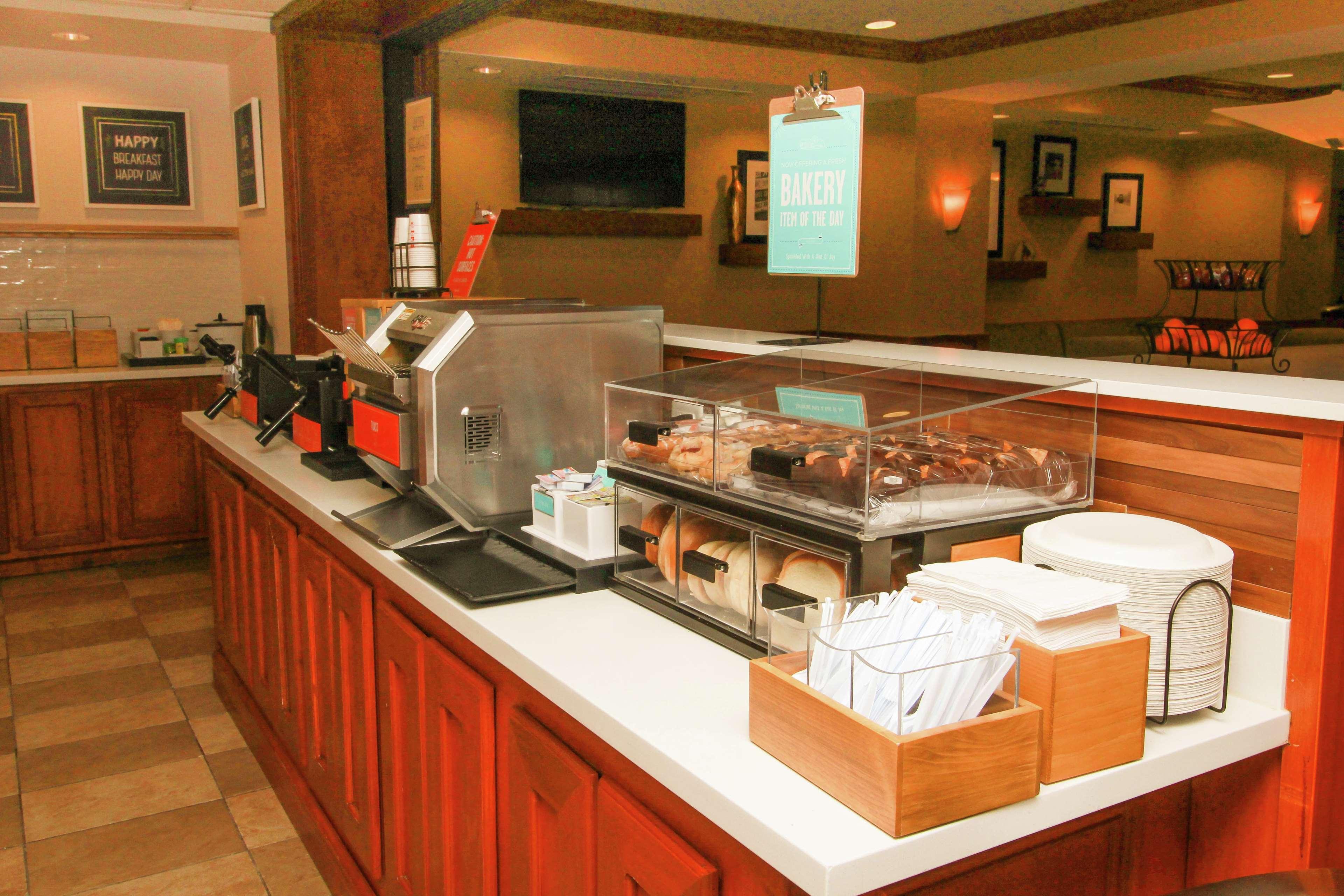 Hampton Inn Commerce/Novi Buitenkant foto