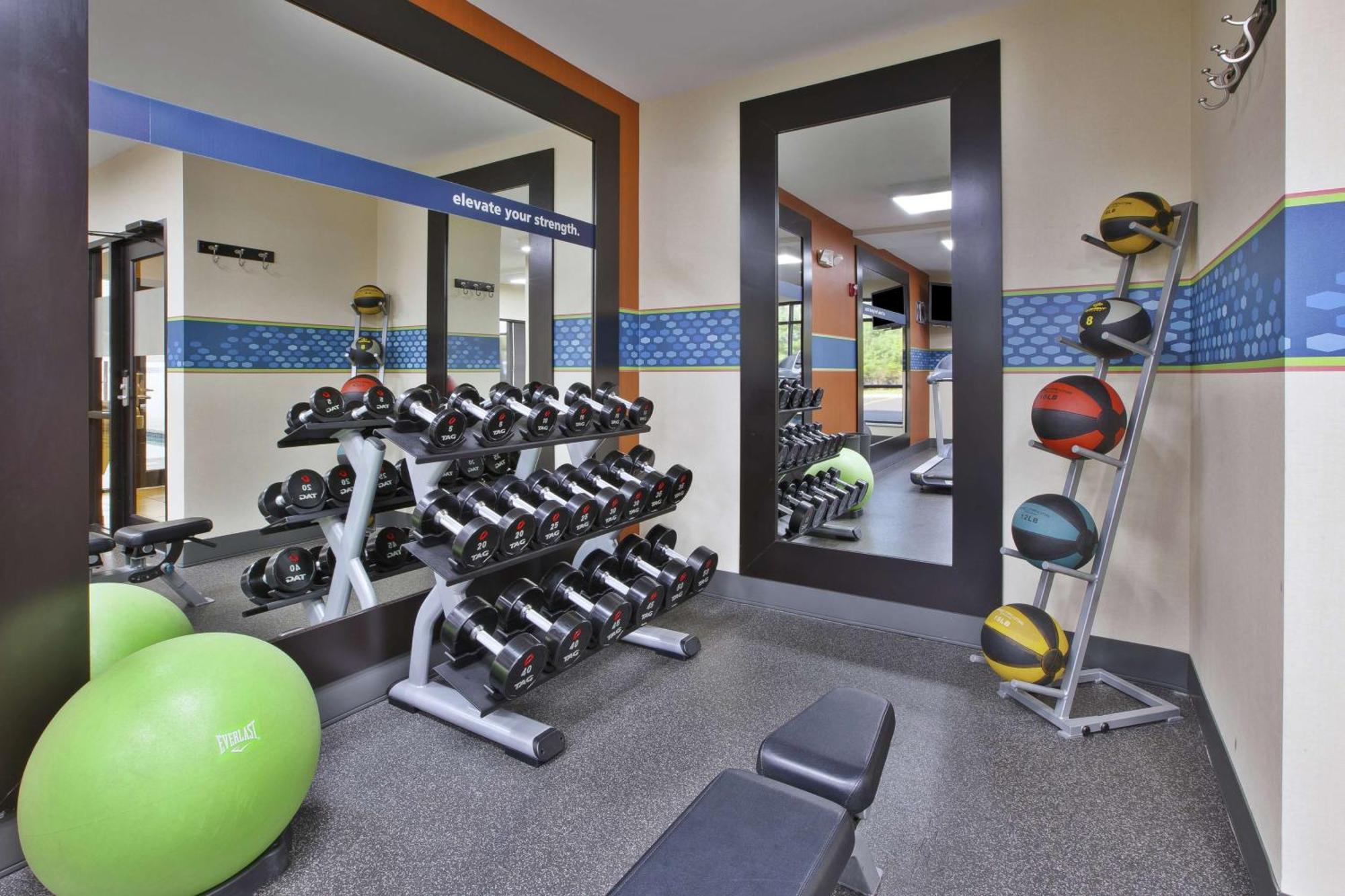 Hampton Inn Commerce/Novi Buitenkant foto