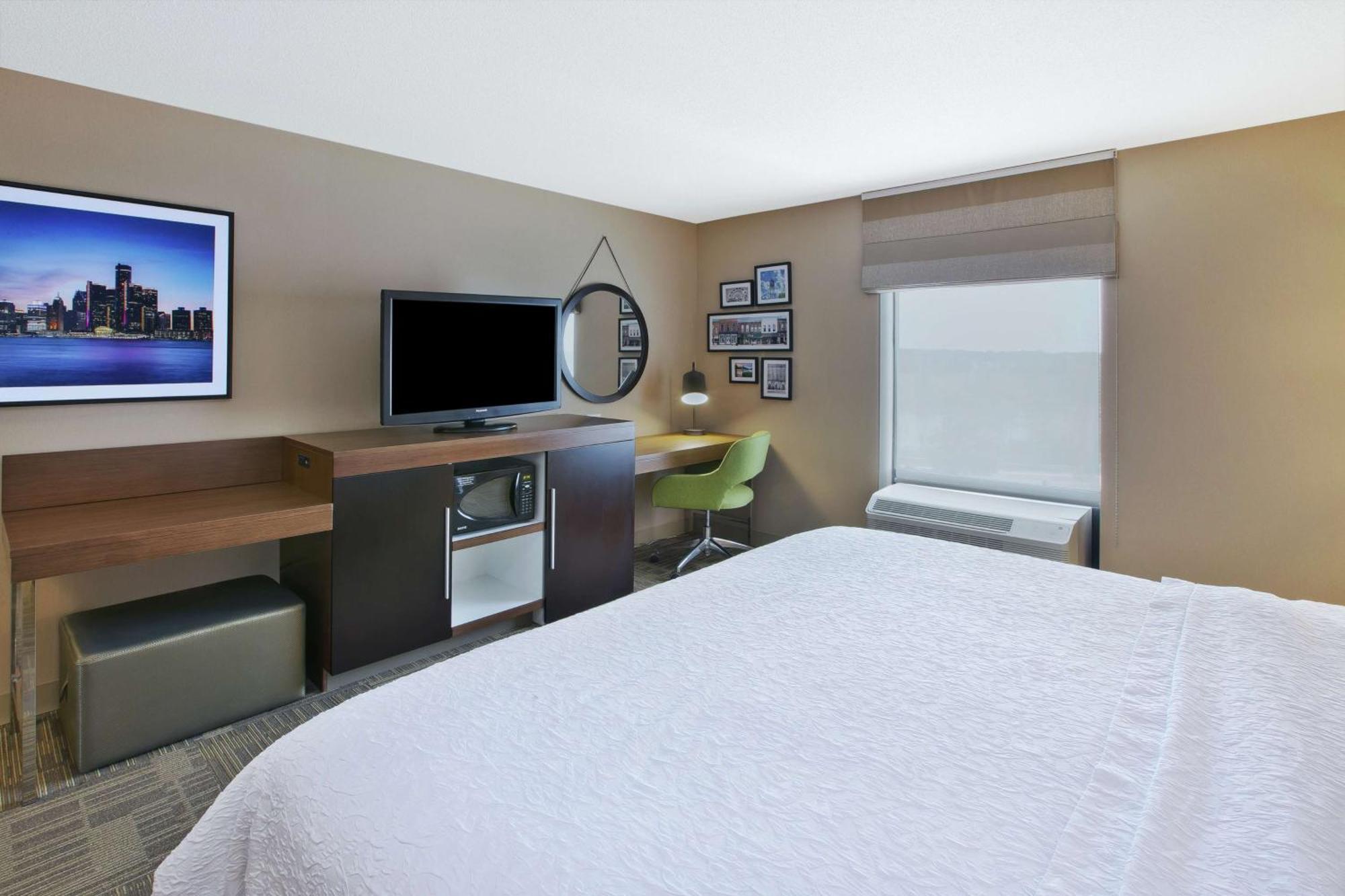 Hampton Inn Commerce/Novi Buitenkant foto