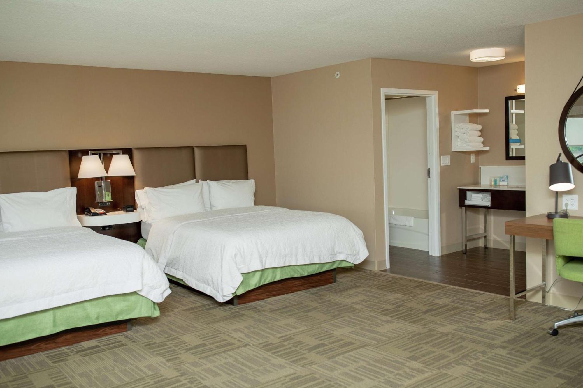 Hampton Inn Commerce/Novi Buitenkant foto