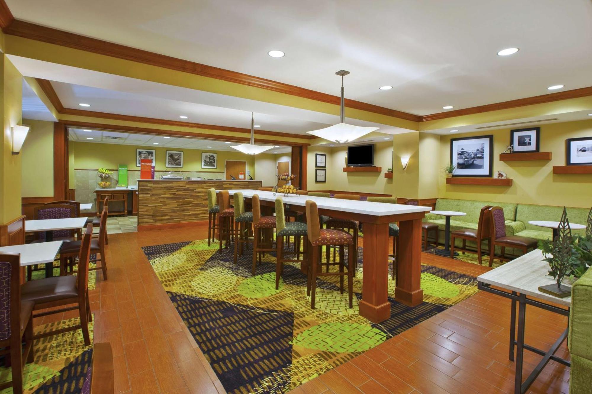 Hampton Inn Commerce/Novi Buitenkant foto