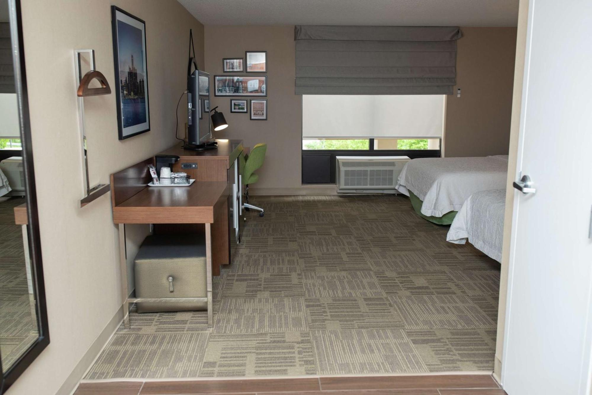 Hampton Inn Commerce/Novi Buitenkant foto