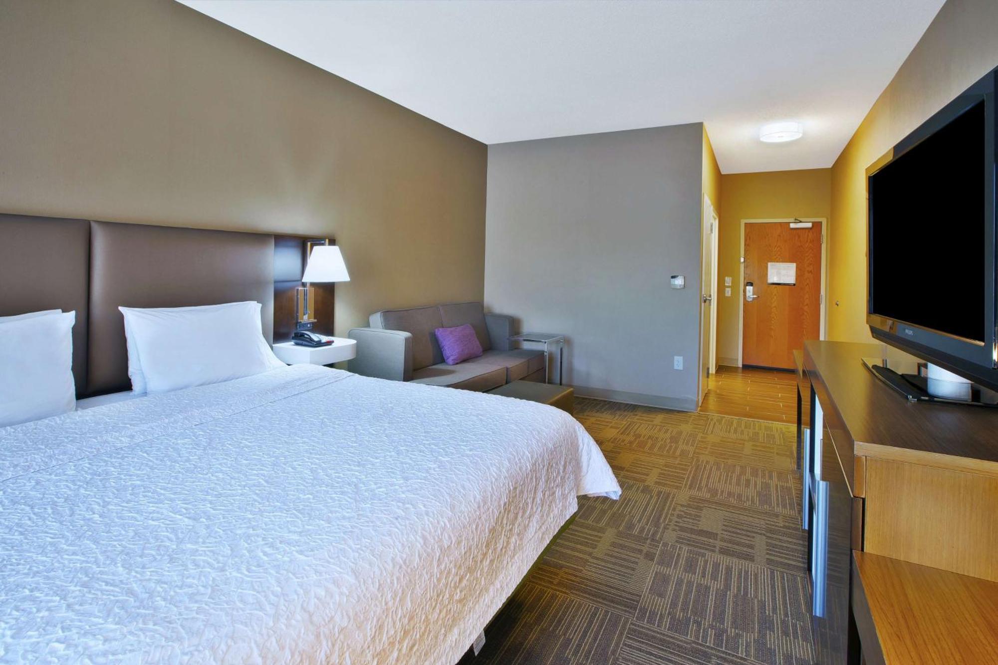 Hampton Inn Commerce/Novi Buitenkant foto