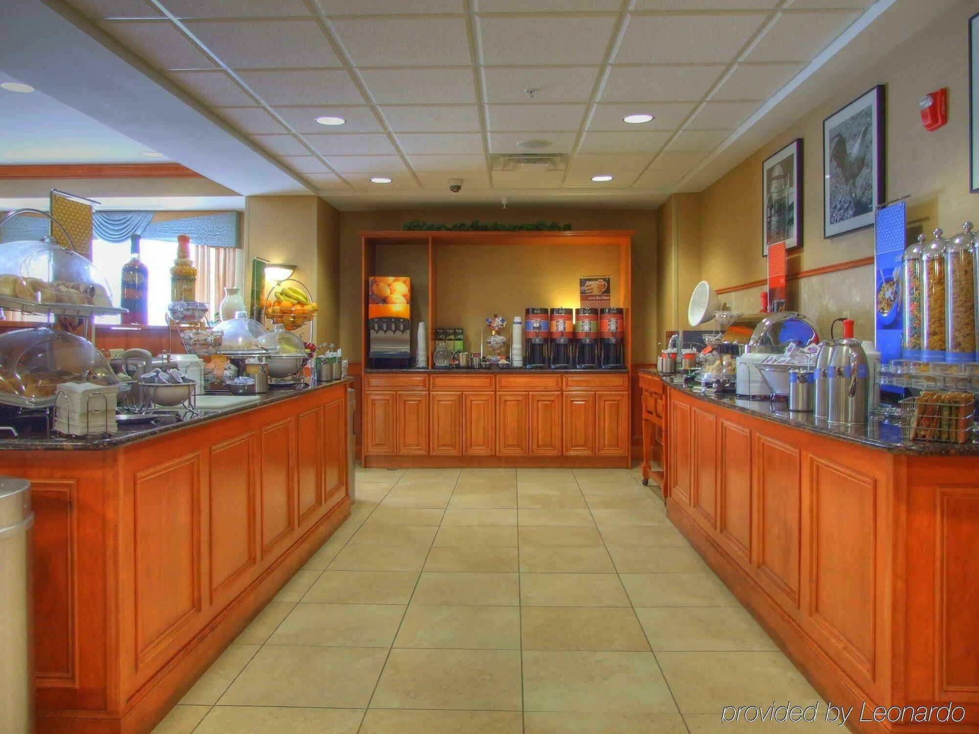 Hampton Inn Commerce/Novi Restaurant foto